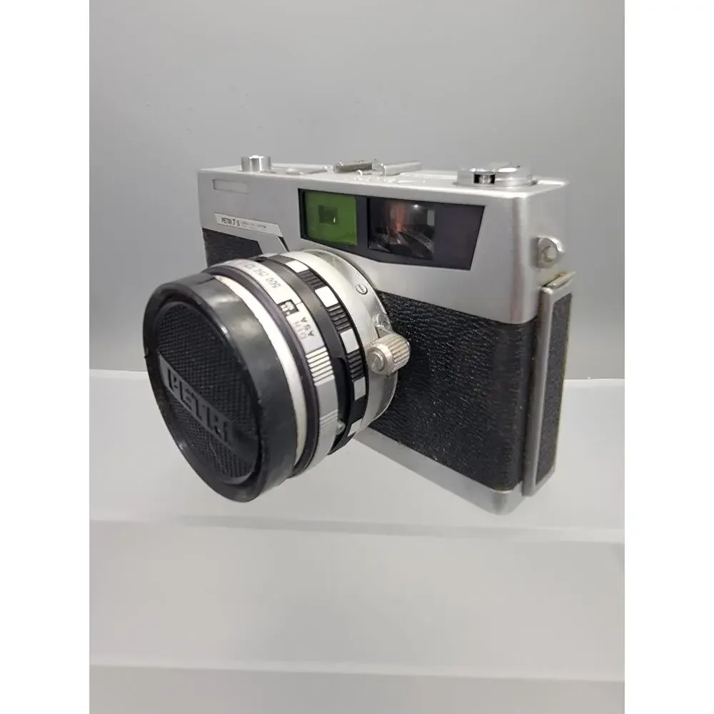 Petri 7 S Circle Eye System Rangefinder 35mm Film Camera & 45mm 1.8 Lenses
